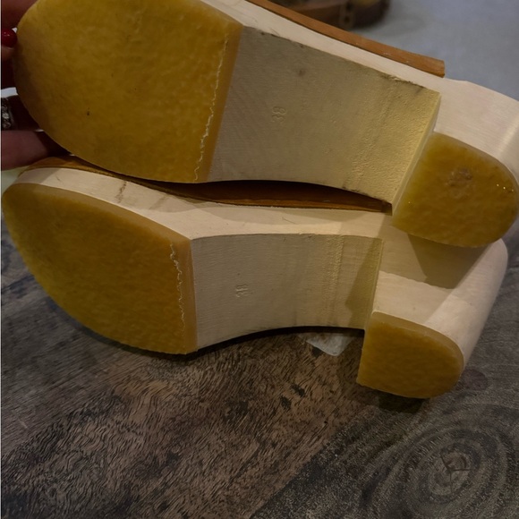 Bryr Tan Leather Women's Mules with Buckle Size 8 - Picture 5 of 7